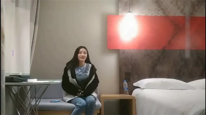 清らかな雰囲気を持つ内気な小娘が、レトロな吊り目ん裙を身にまとい楚々としてとてもかわいい！【ライブ配信】