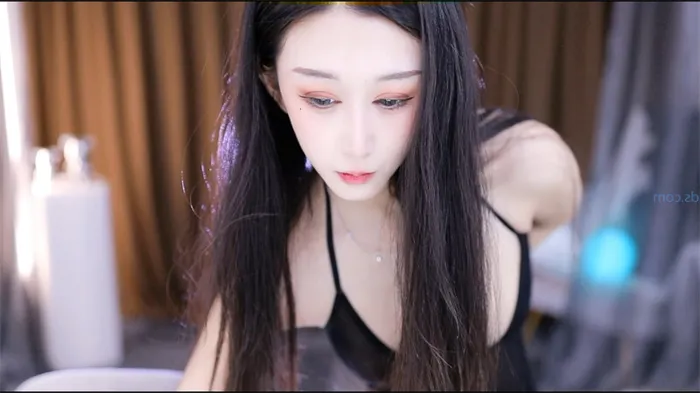 网易CCの【穗穗】美女、顔立ち抜群の大長身の美女が衝撃的な配信で試合を激怒させる！開放的で魅力的な内容とは？