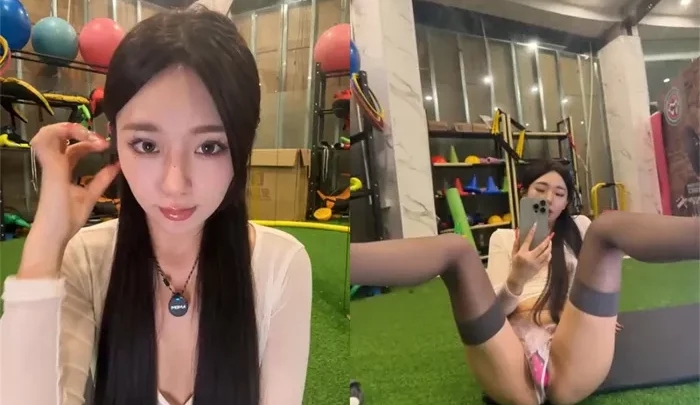 フィットネスアイドルの超美少女、パブリックエリアでの魅力的な動画ライブ配信